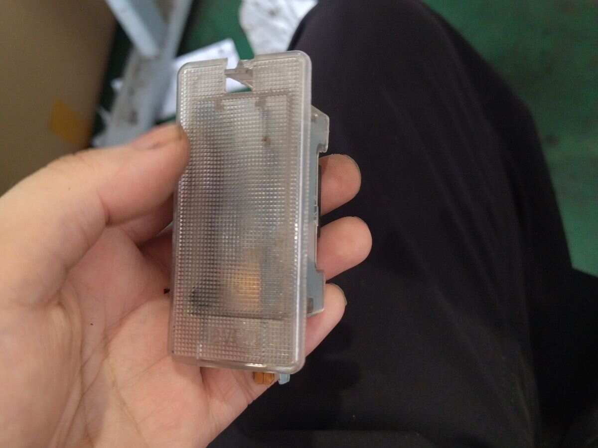 926013M000 行李箱灯
