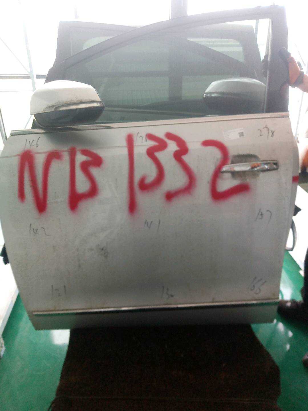 26292703 前门壳（左）