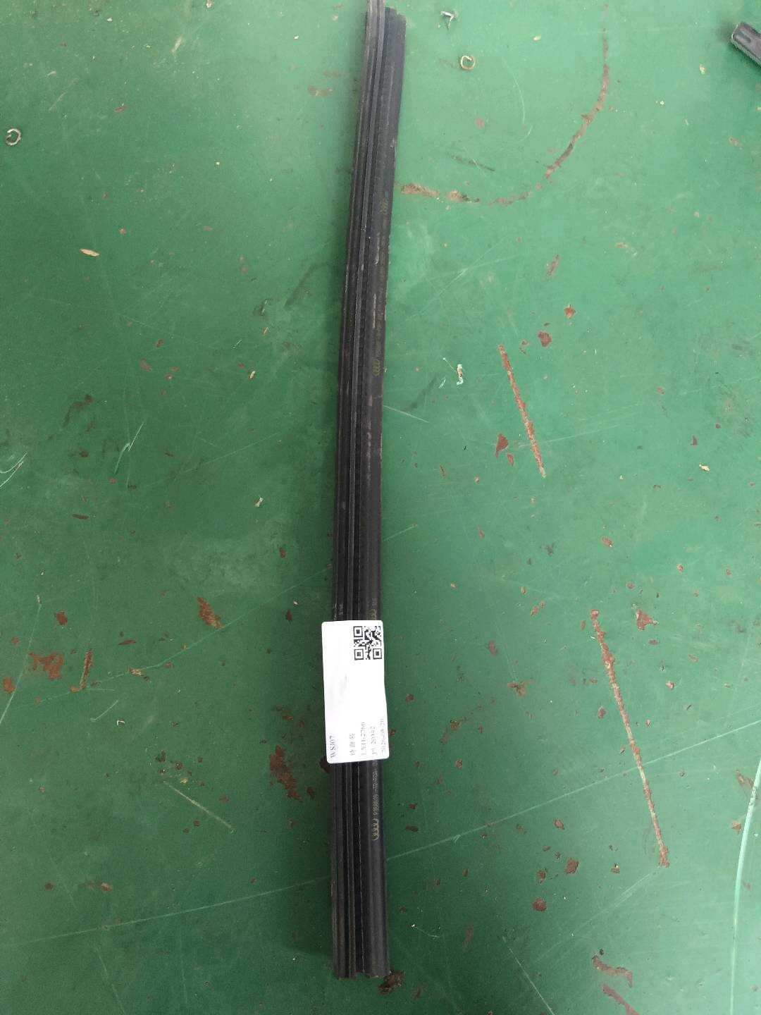 8V5839480 后门玻璃压条（右内）