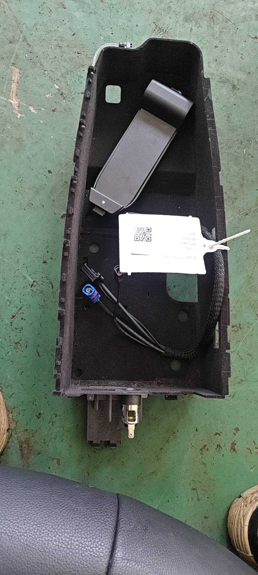 51169217613 Center Console Storage Box
