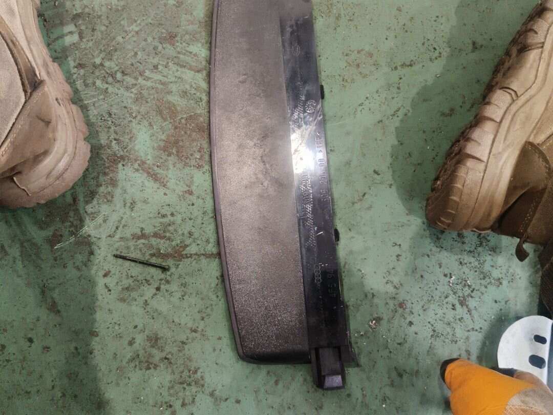 L4FD945097 高位刹车灯