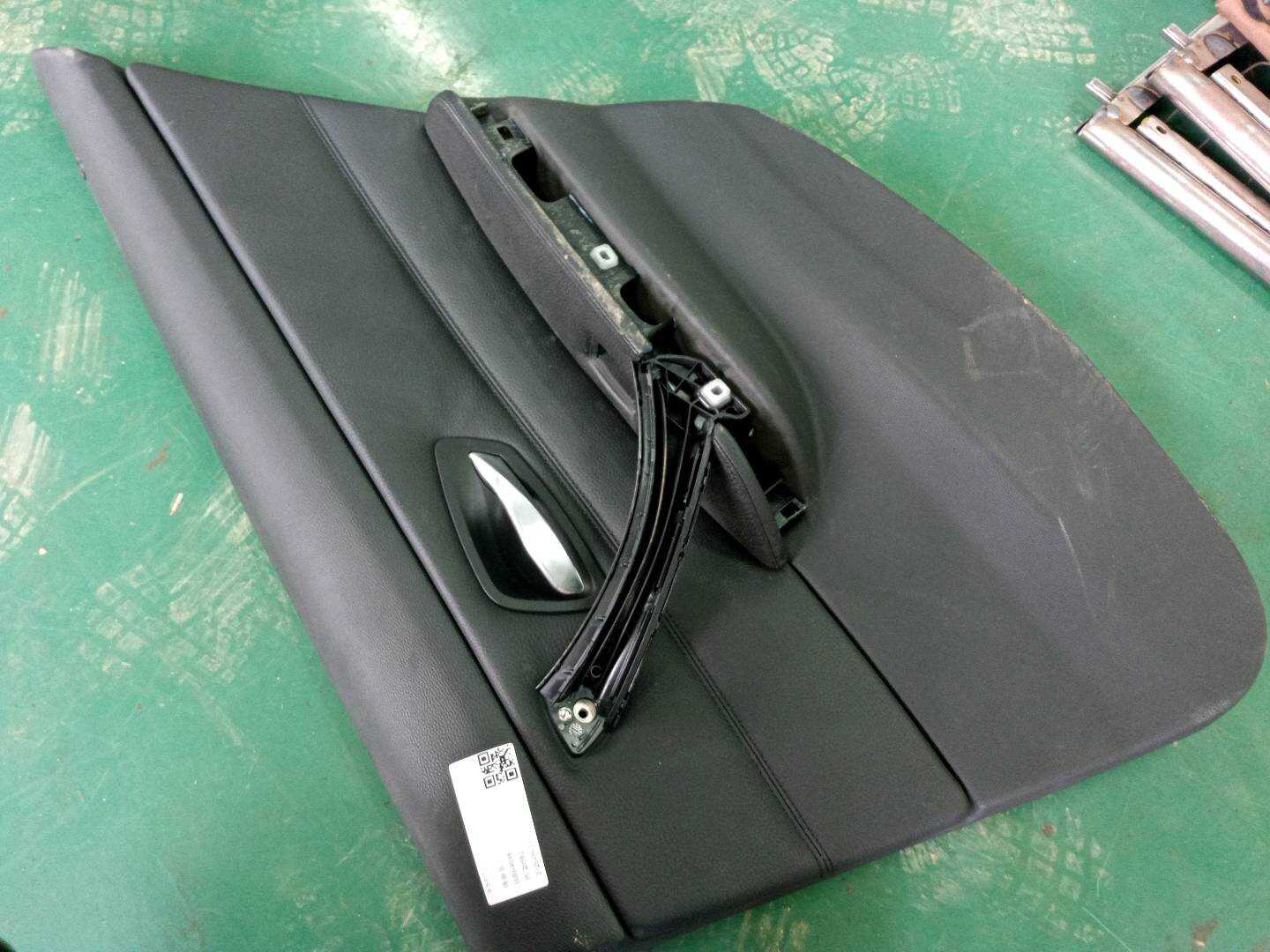 51427217580 后门内饰板（右）