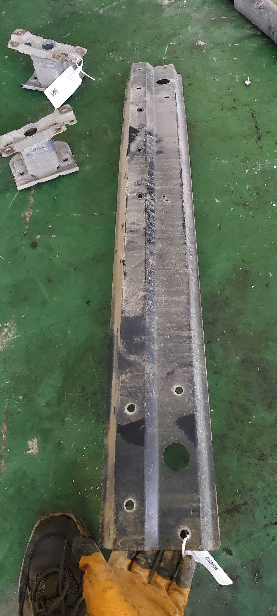 MEH840021177 后防撞梁