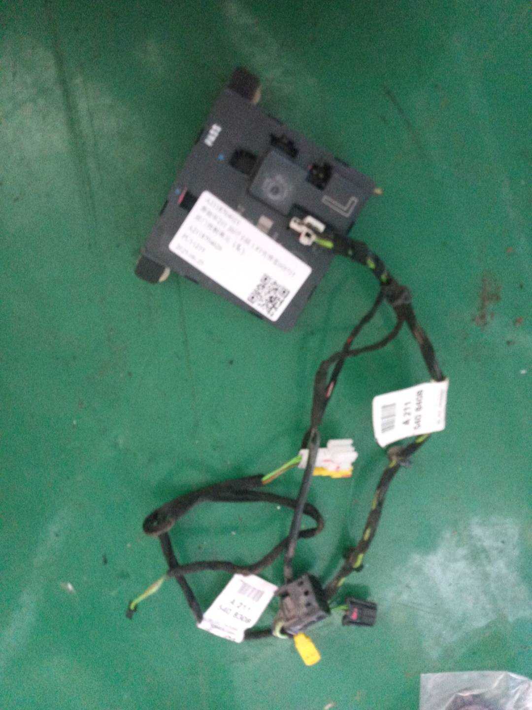 A2118704026 后门控制单元(左)