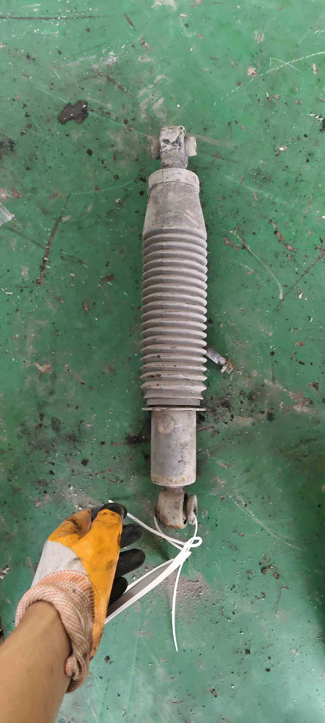 553000U100 后减震器芯