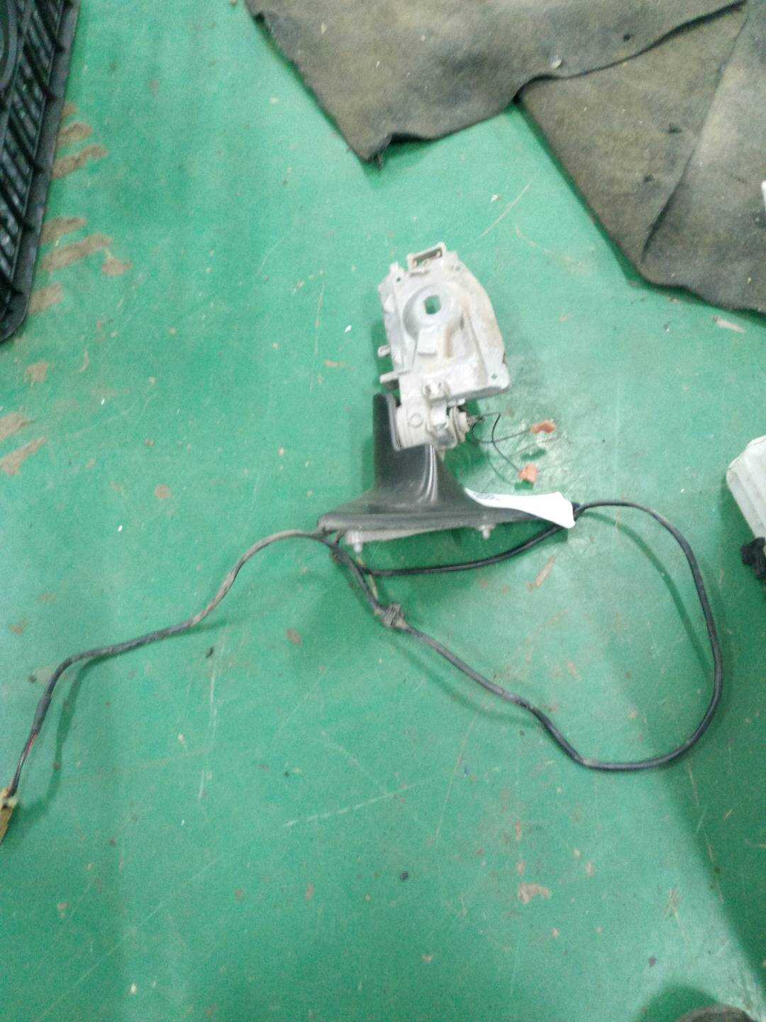 L8E1858532L01C 倒车镜固定座（右）
