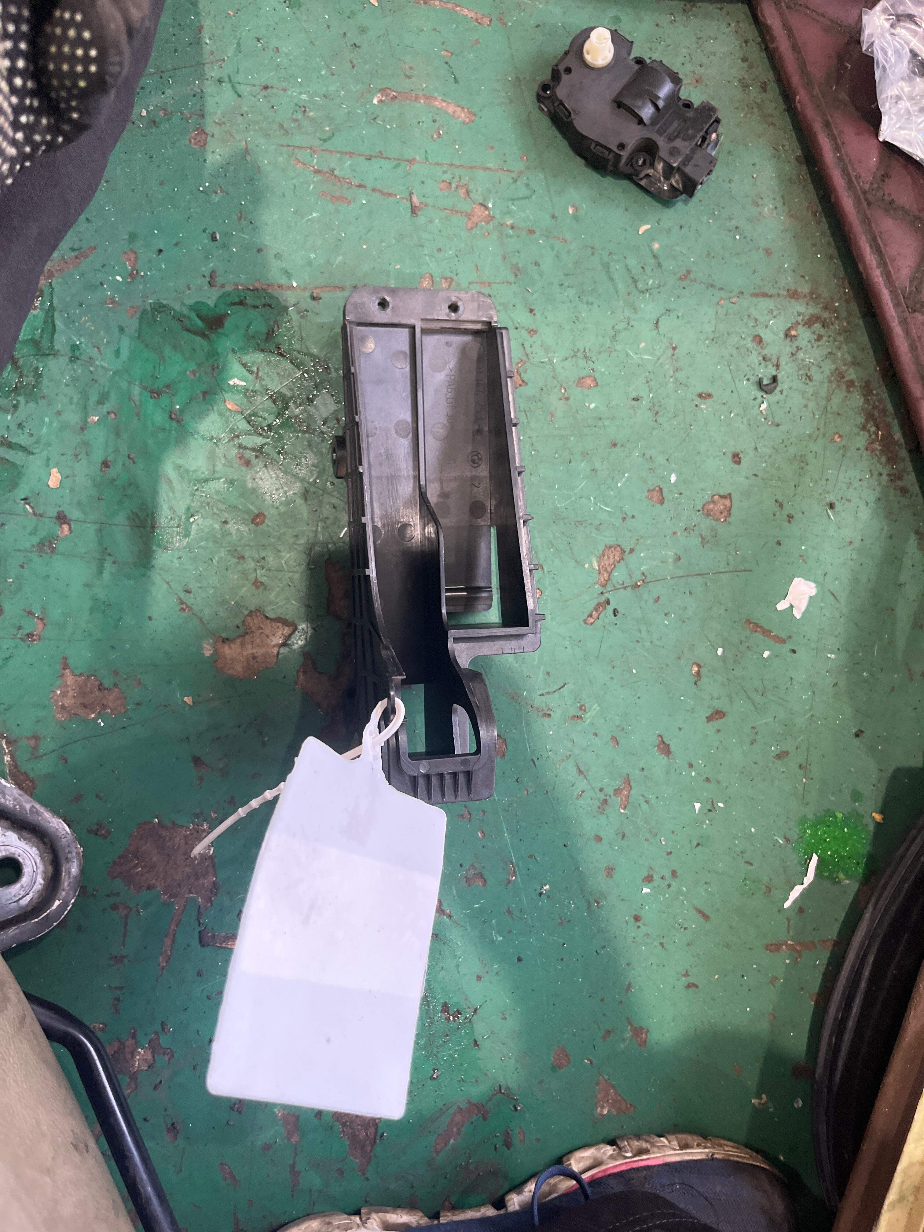 61359144254 网关电脑板支架