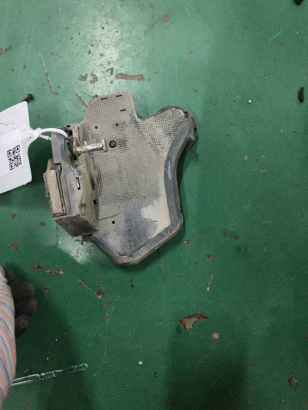 8796106344 后门锁总成(左)
