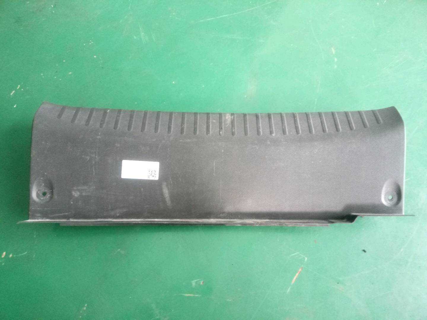 L18G813301 后围板内板
