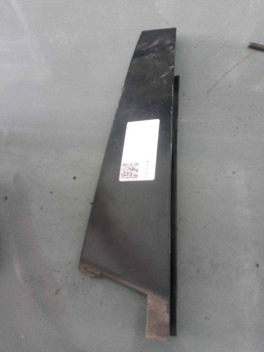 20917057 Front Door Window Frame Trim (Rear Right Outer)