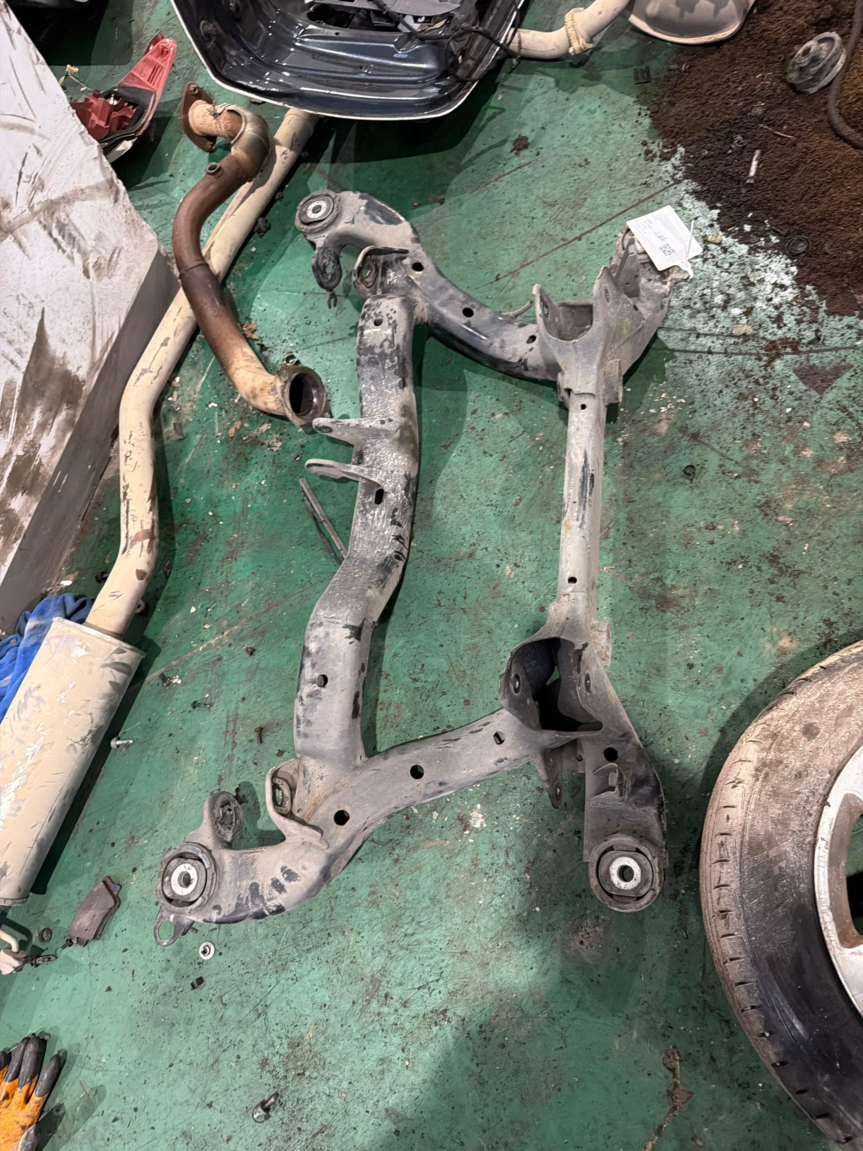 8E0505235BH Rear Axle Housing