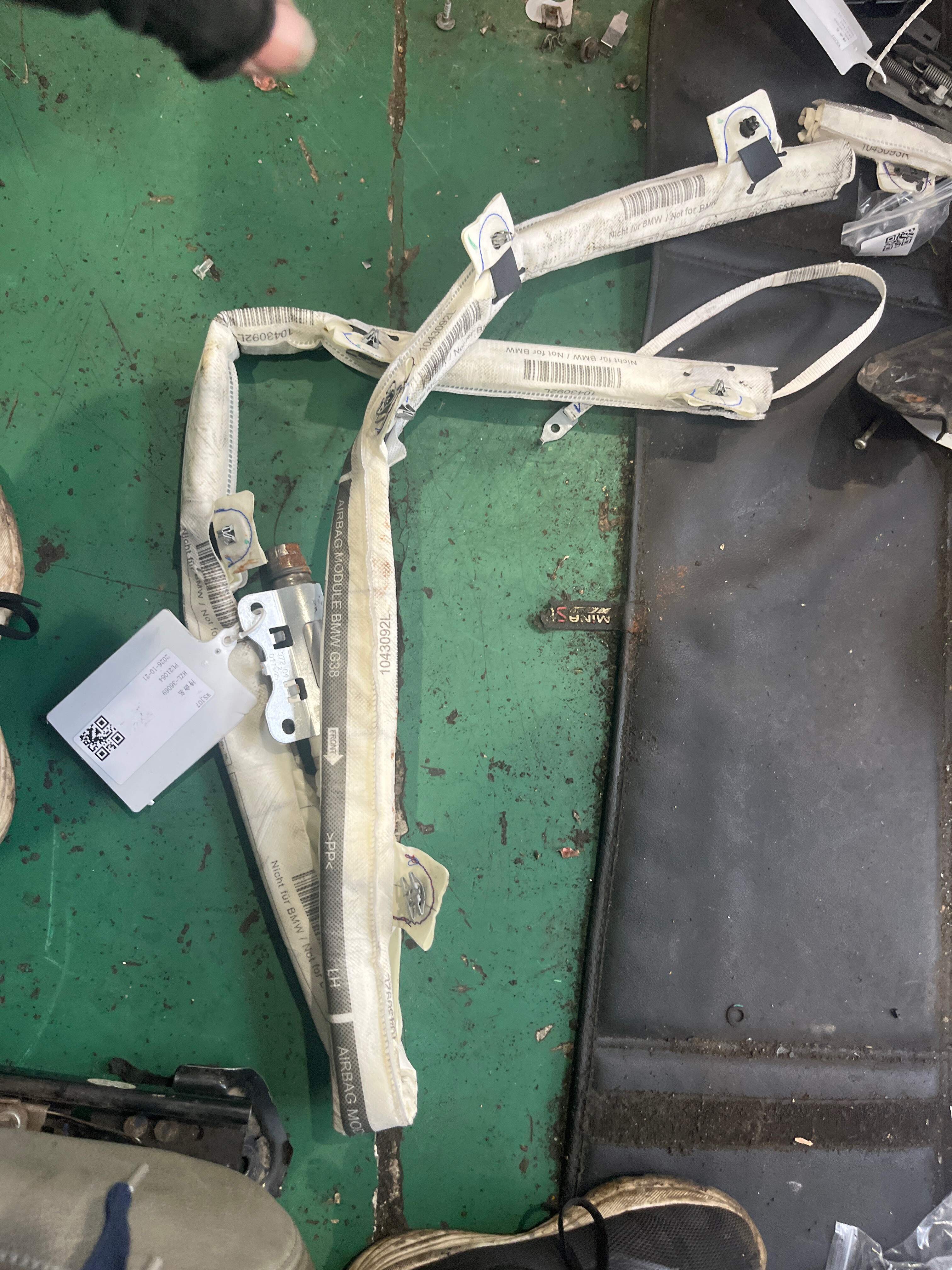 72127372525 Roof Curtain Airbag Assembly, Left