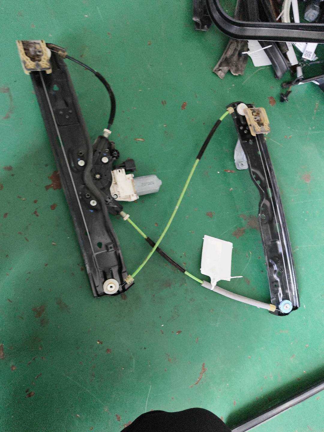 T4A16777 前门玻璃升降器总成(右)