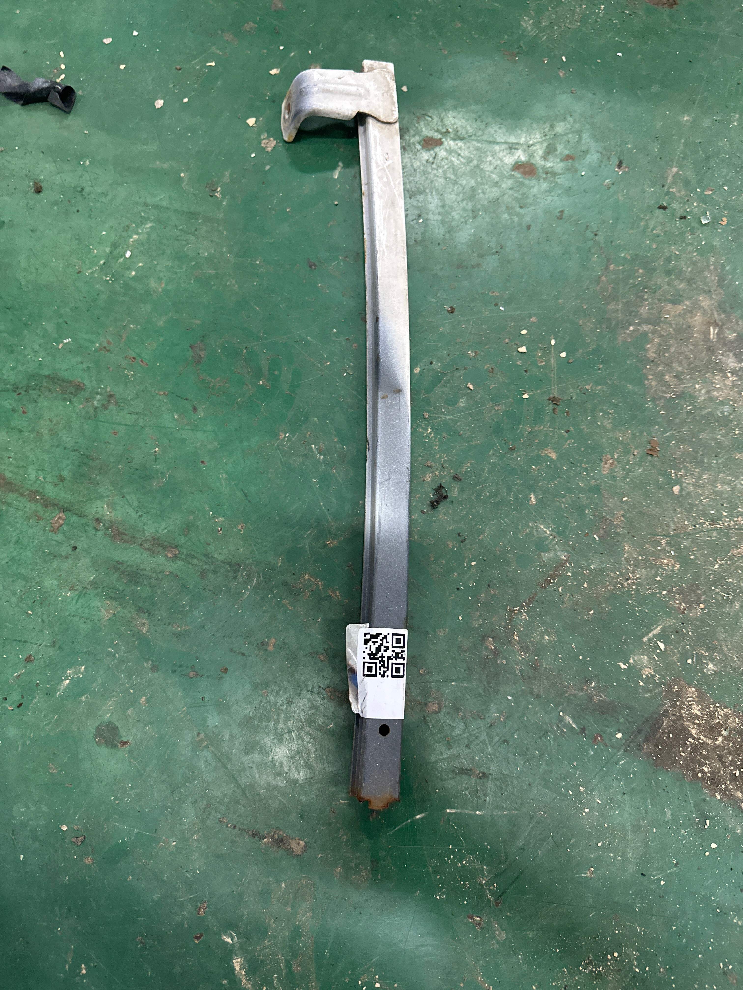 6740460100 前门玻璃导轨(左后)