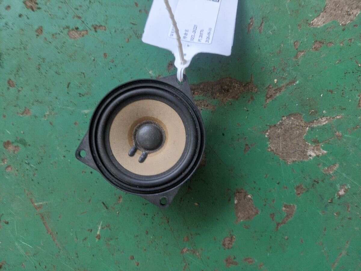 65139395859 后窗台饰板中音扬声器(右)