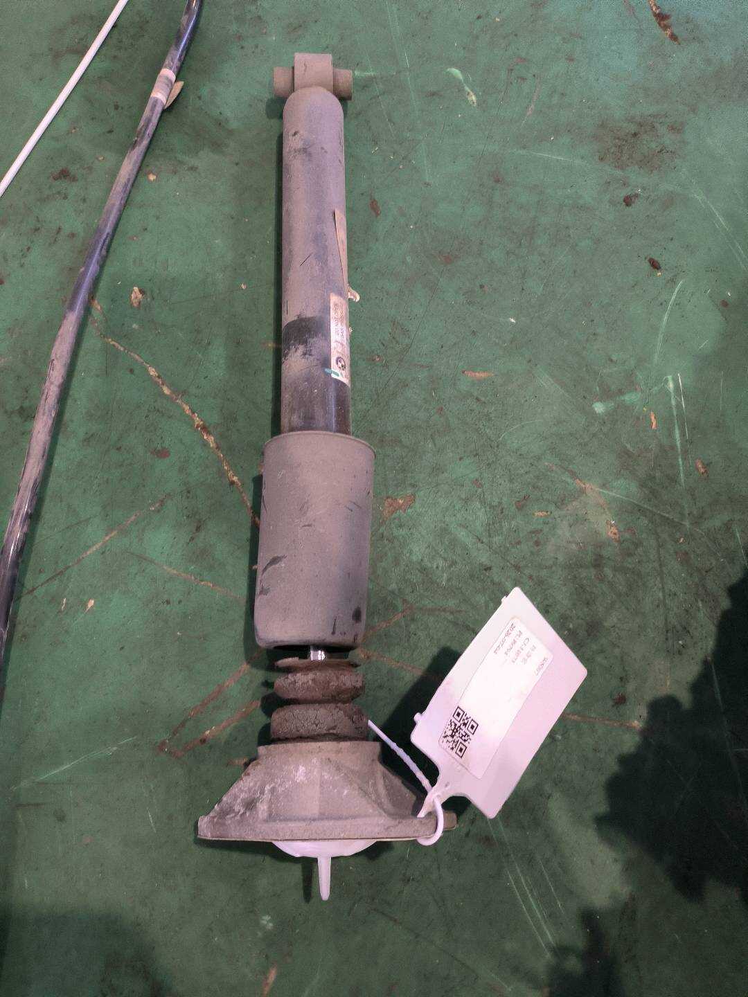 33526799585 后减震器芯