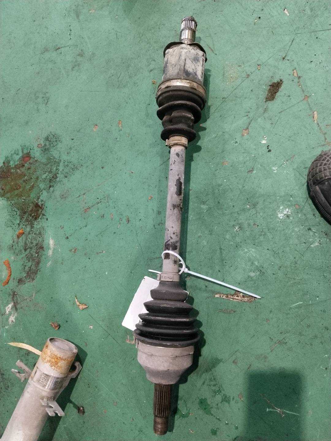 31609806467 Front Axle Shaft, Left