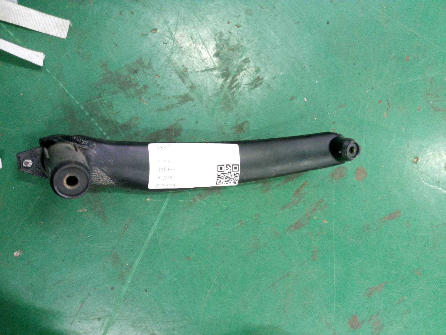51416969402 前门扶手支架(右)