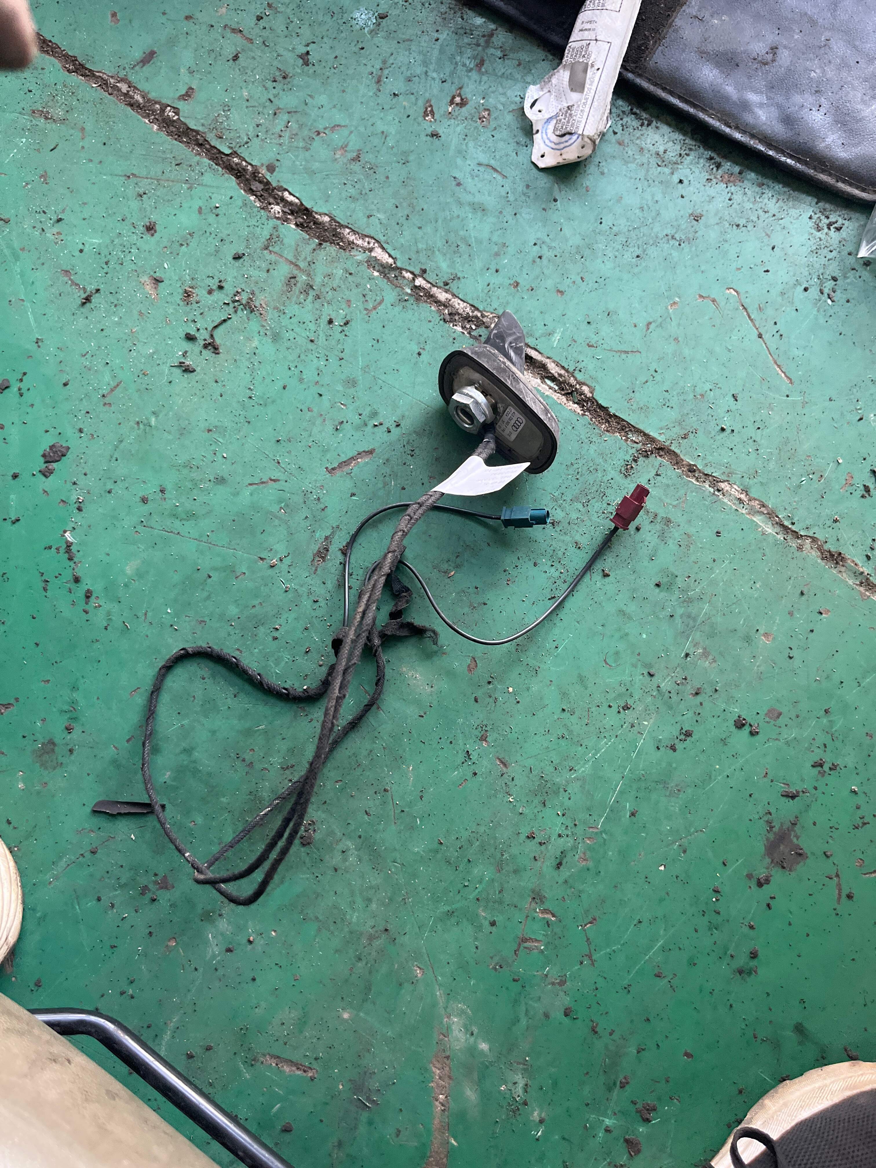 4L0035503F Antenna