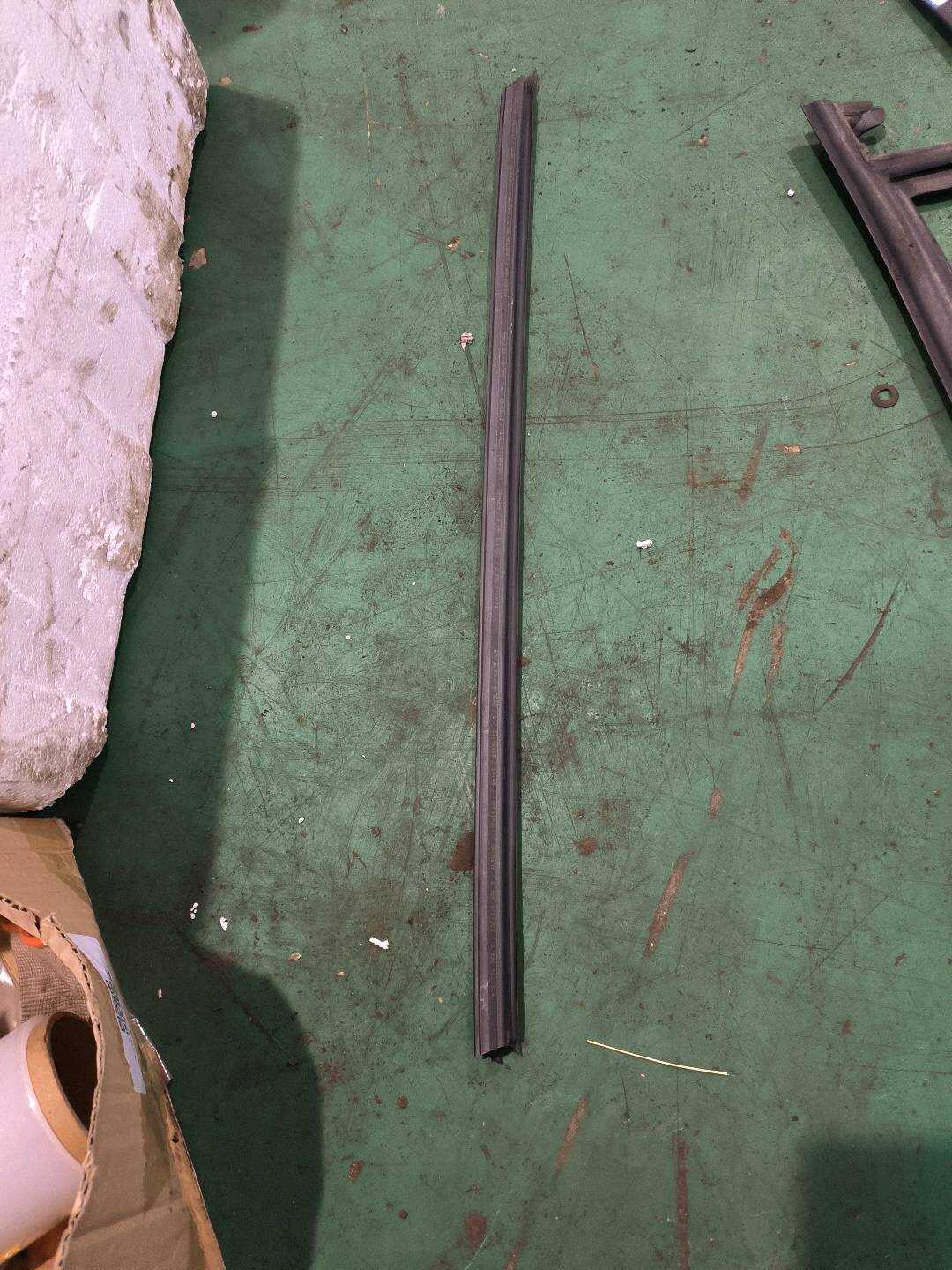 51332990301 前门玻璃压条（左内）
