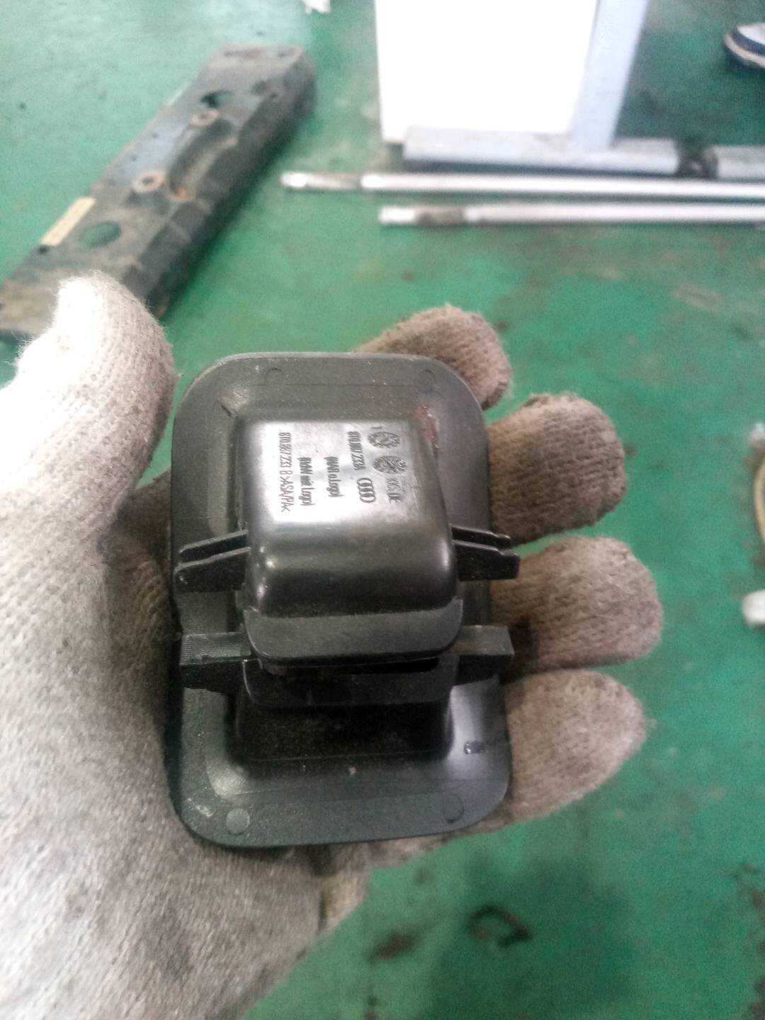 8T0887233B 儿童座椅装配套筒