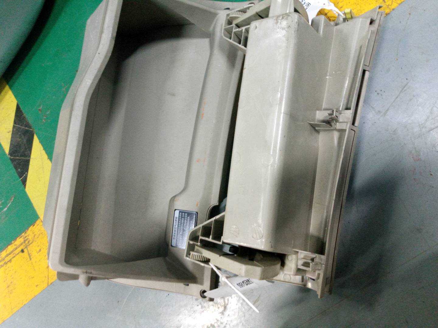5555002231E0 仪表台杂物箱