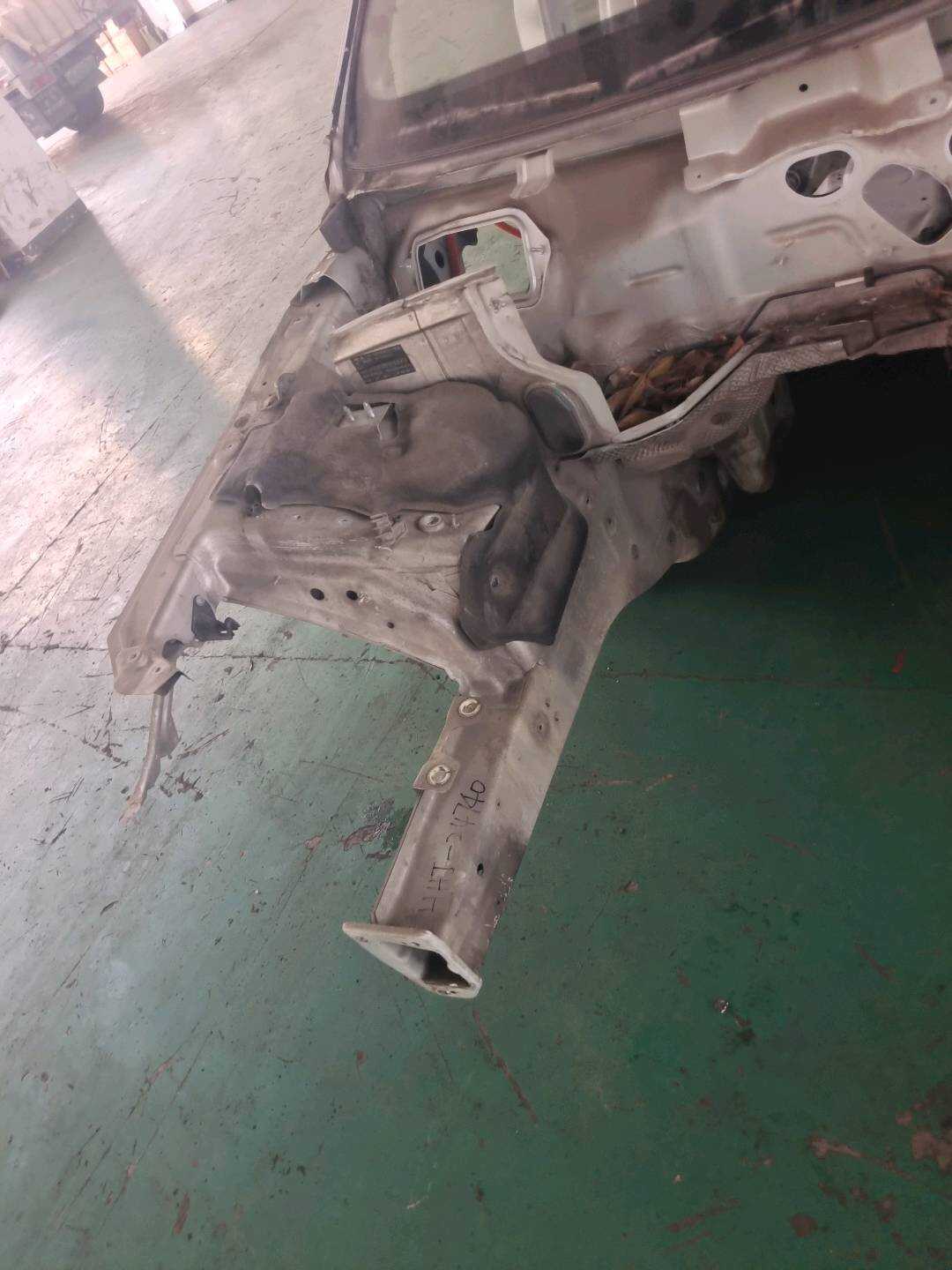 8R0802850 Front Frame Rail, Right
