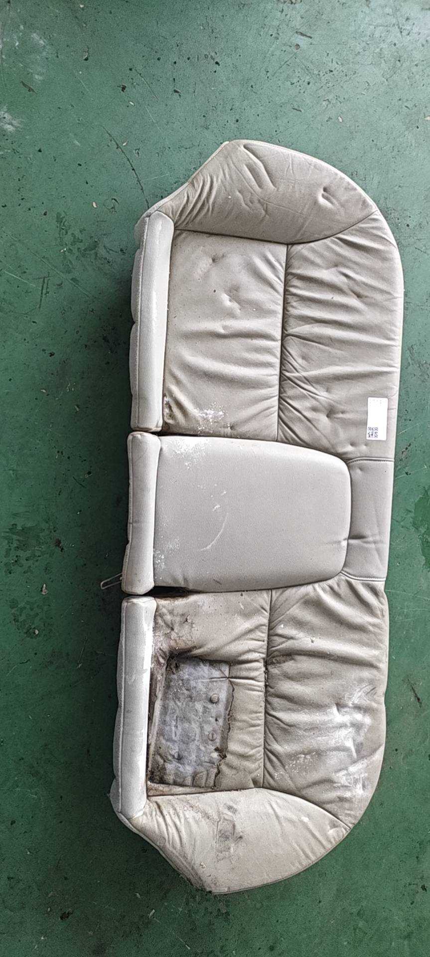 82137TR0A01 后座椅底座总成