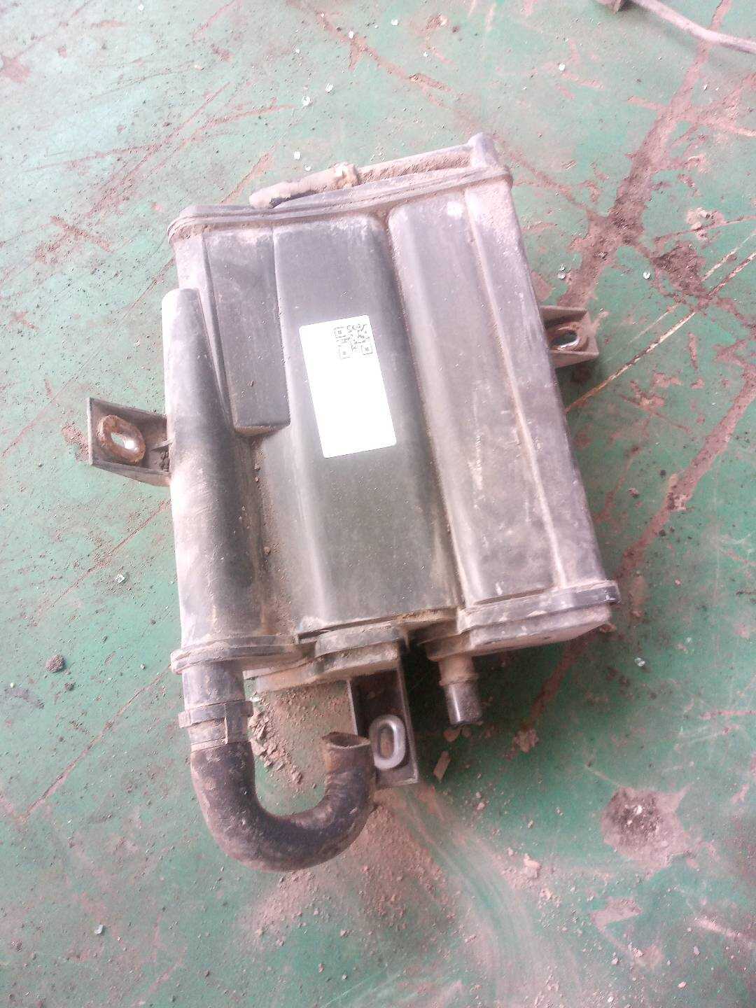 A2214700859 活性碳罐