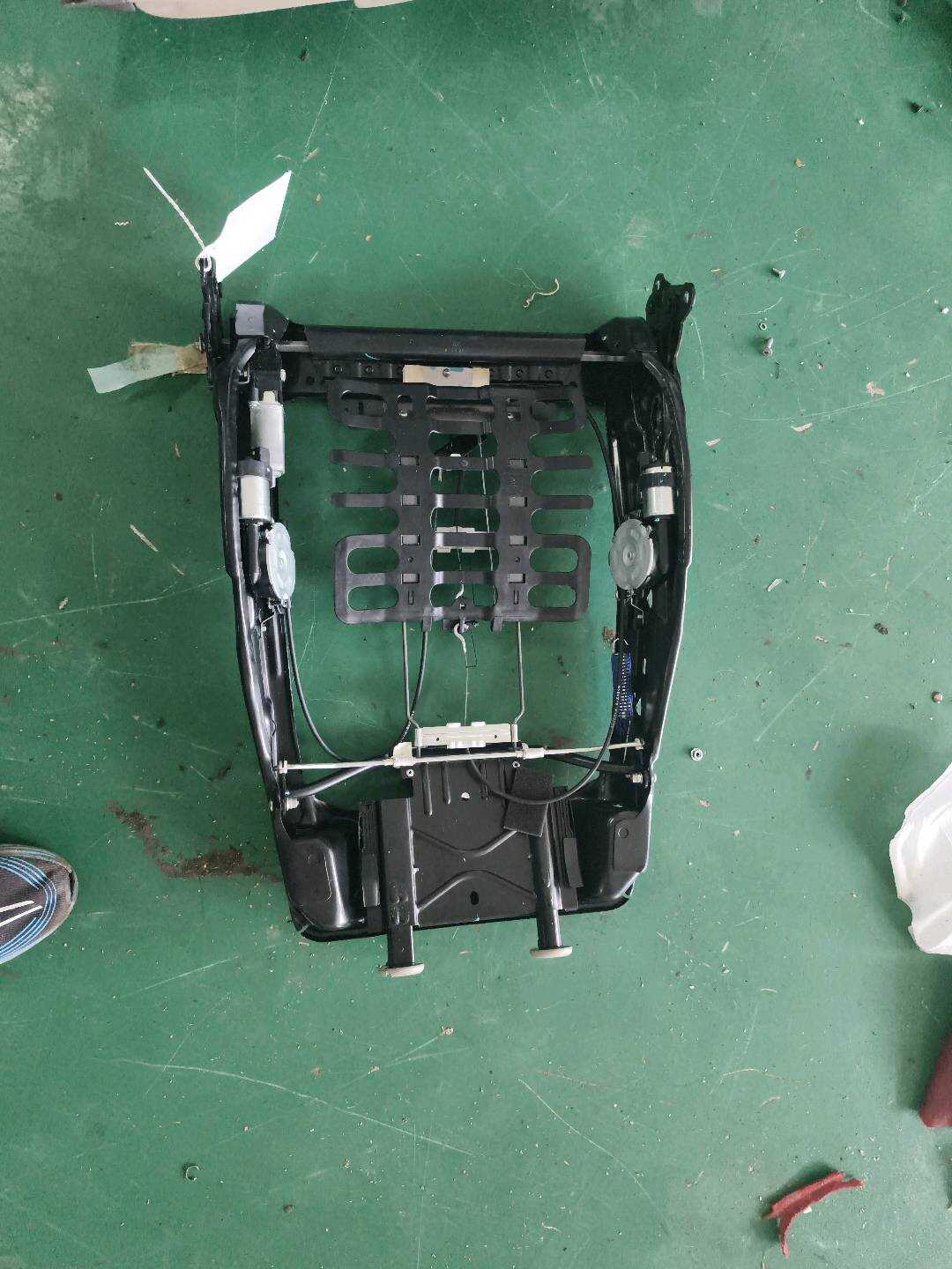 L1K4882046EB Passenger Seat Backrest Frame