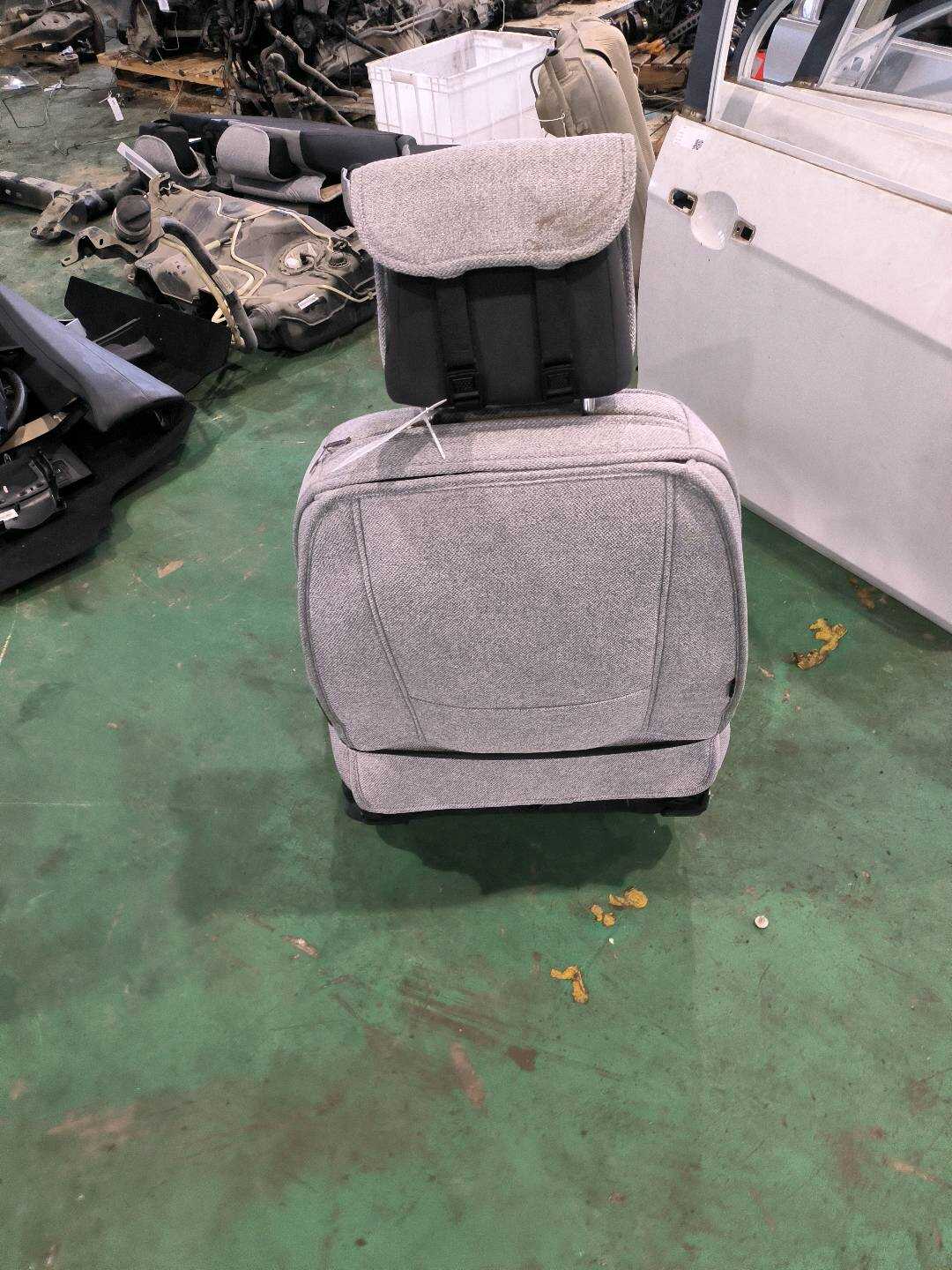 L51G881021NHE 驾驶员座椅总成