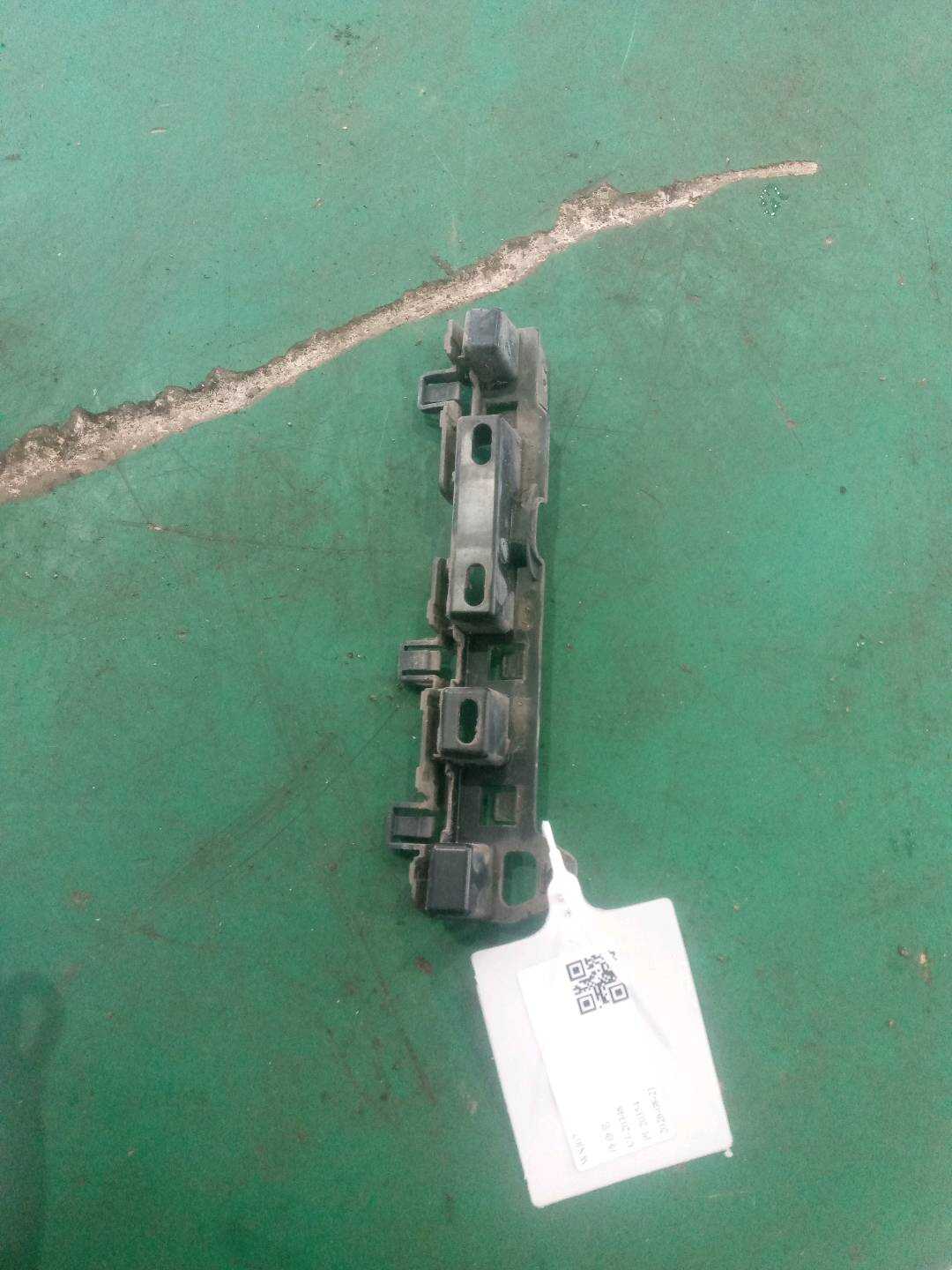 51777387342 前叶子板固定架(右下)