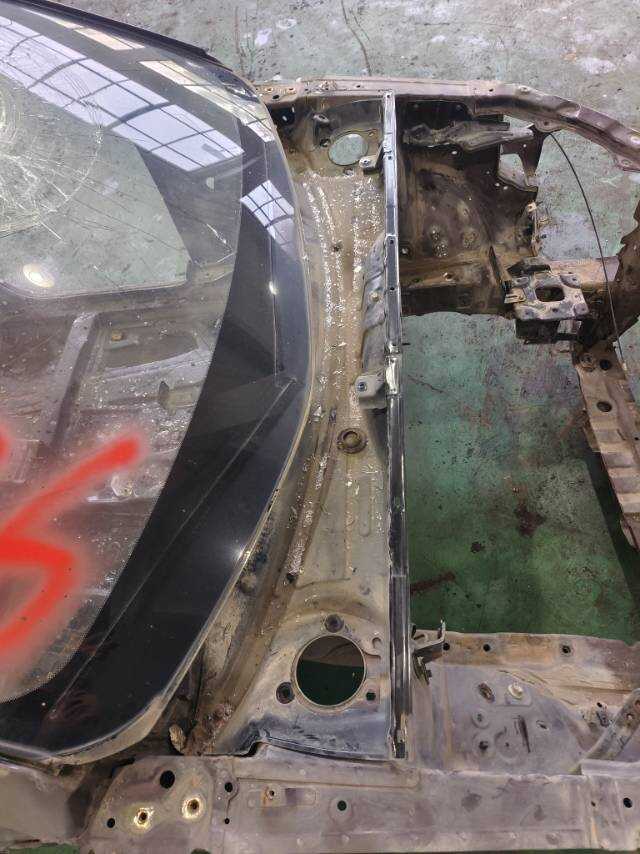S65301030A Front Cowl Drain Channel Assembly