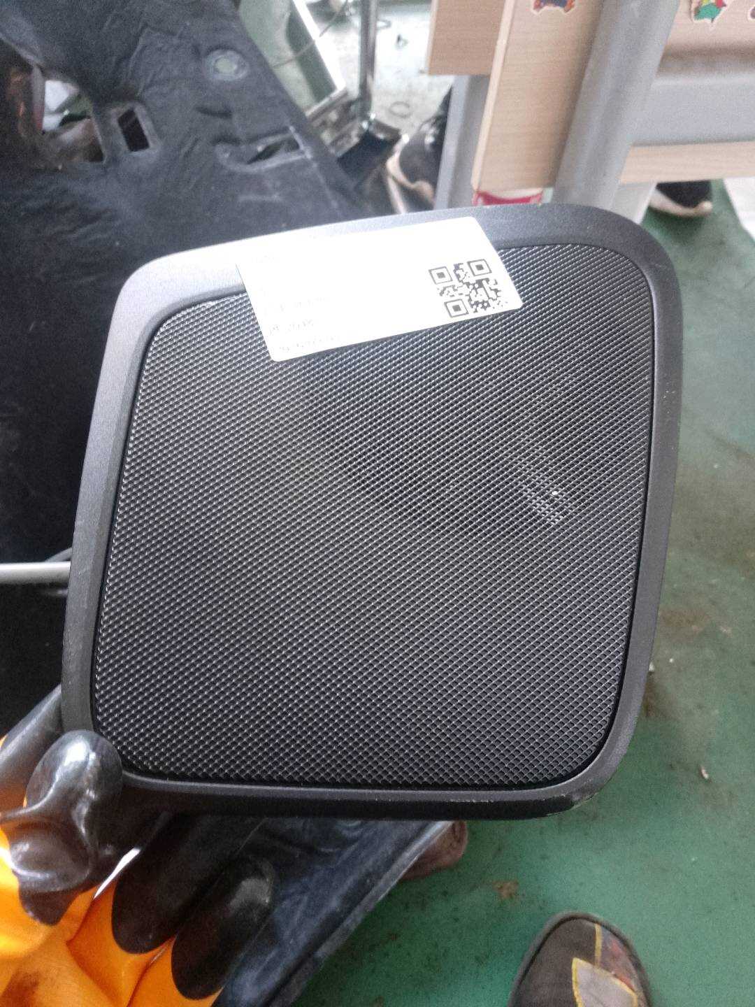 51467351690 后窗台饰板扬声器罩(右)