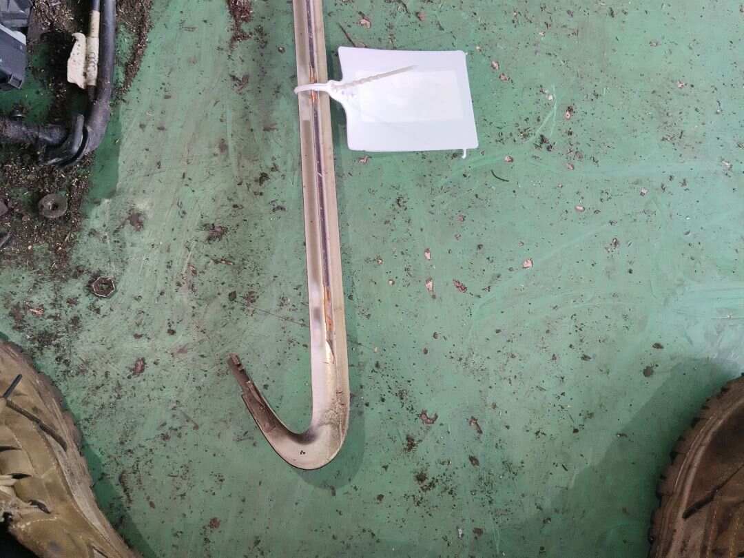 4F5853345A 后侧围玻璃饰条(左)