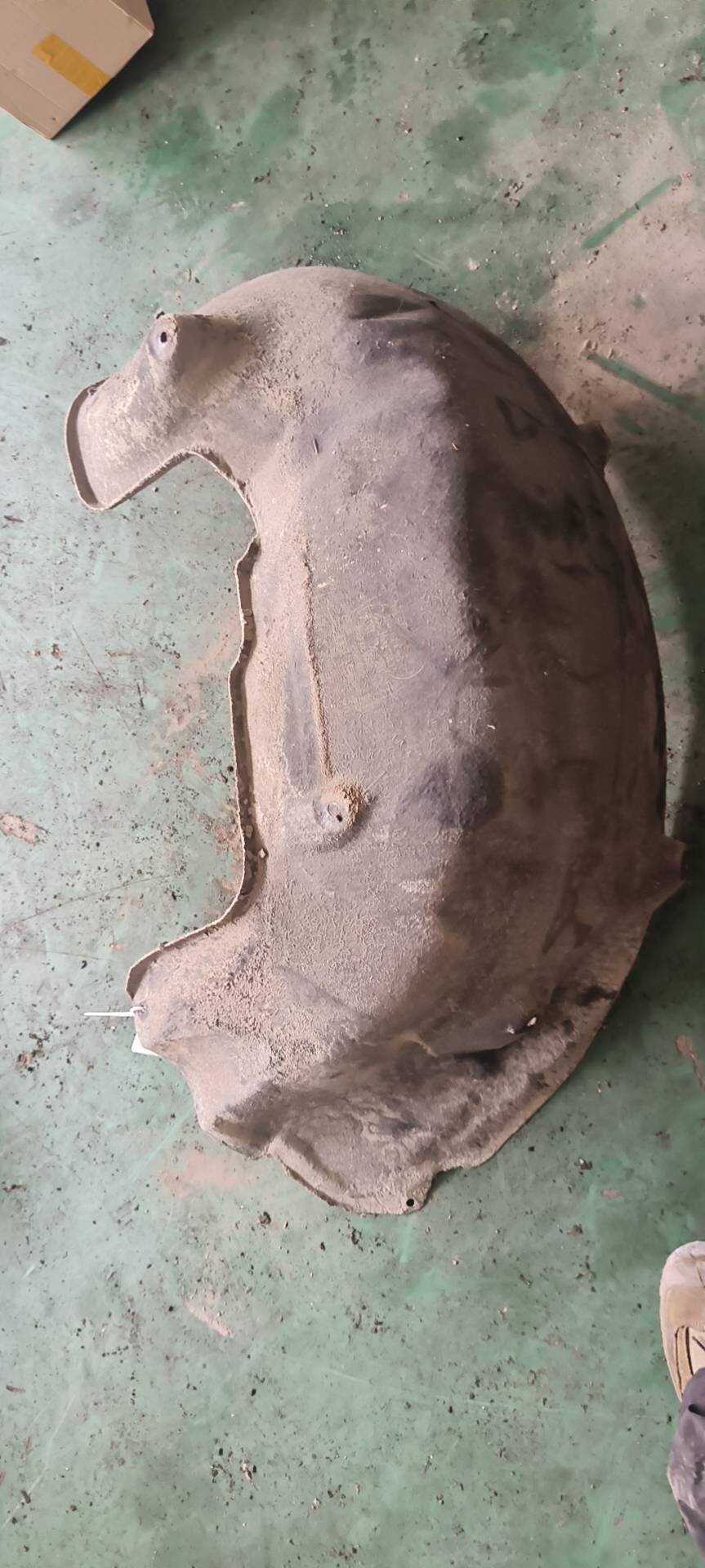 A1648840522 后叶子板内衬（左）