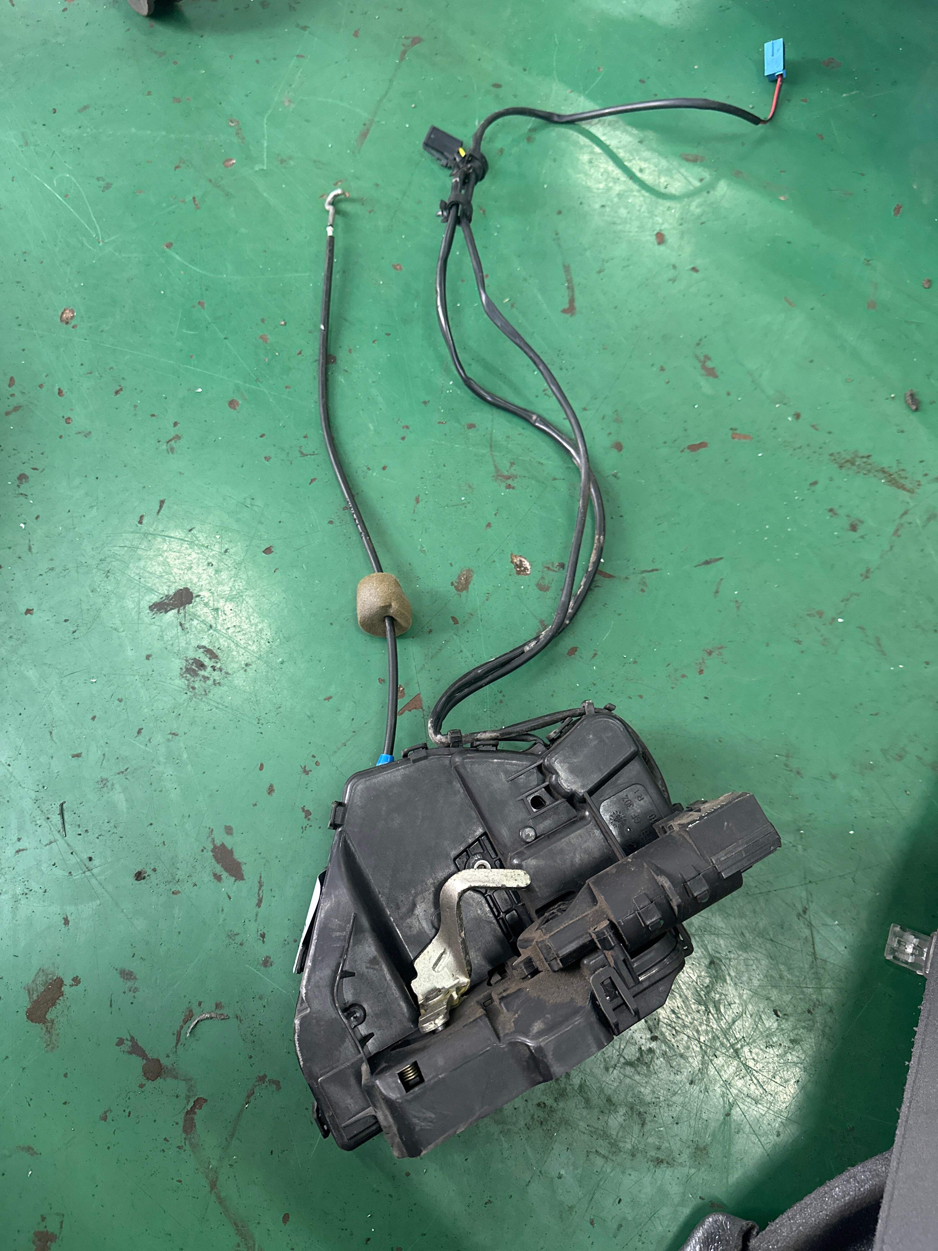 A2197300635 Rear Door Lock Mechanism, Right