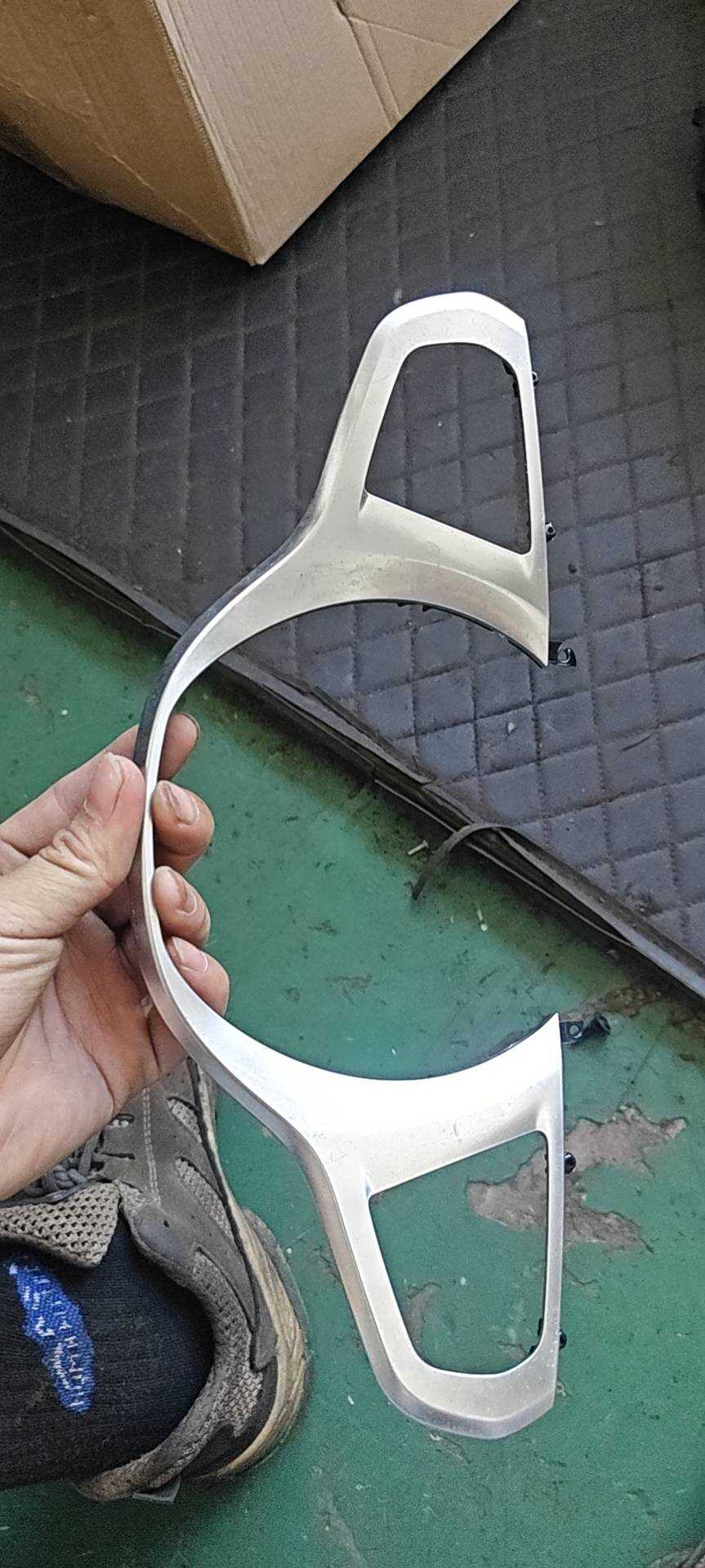 32308746676 方向盘盖（上）