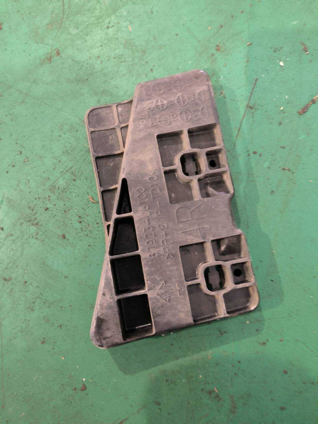 6792306100 前车门1号加强件缓冲垫
