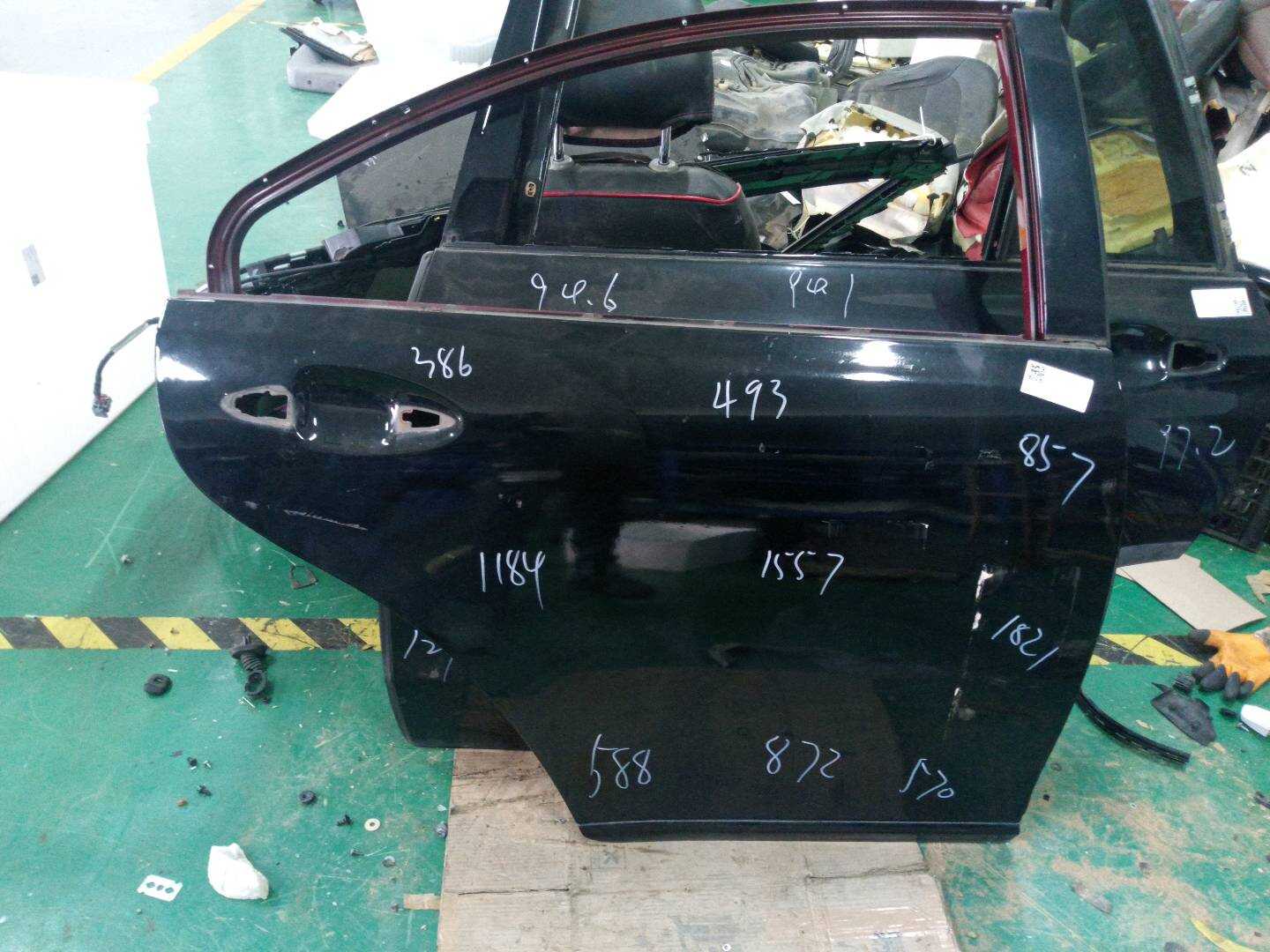 6700333180 后门壳(右)