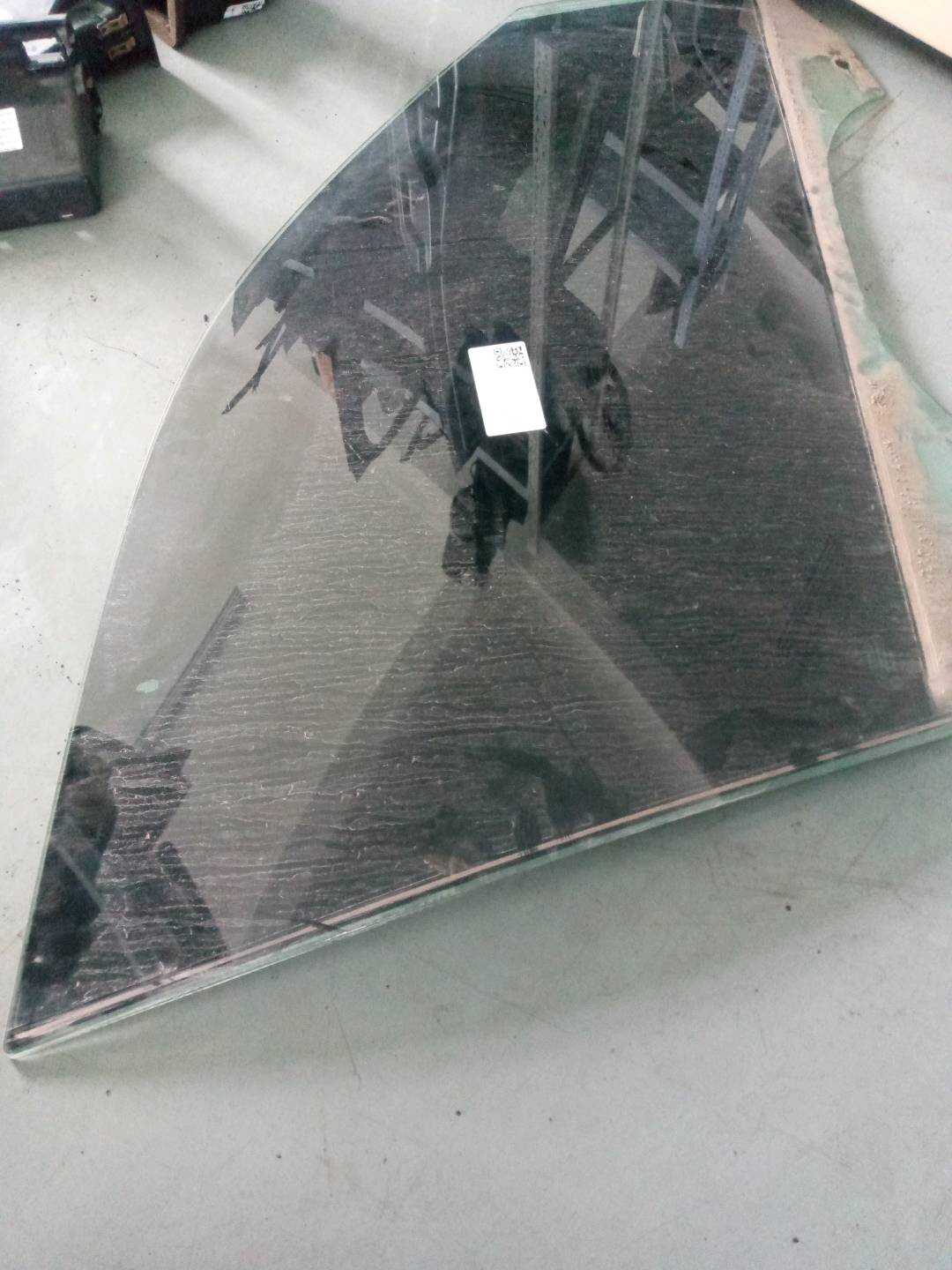 51337137014 前门玻璃(右)