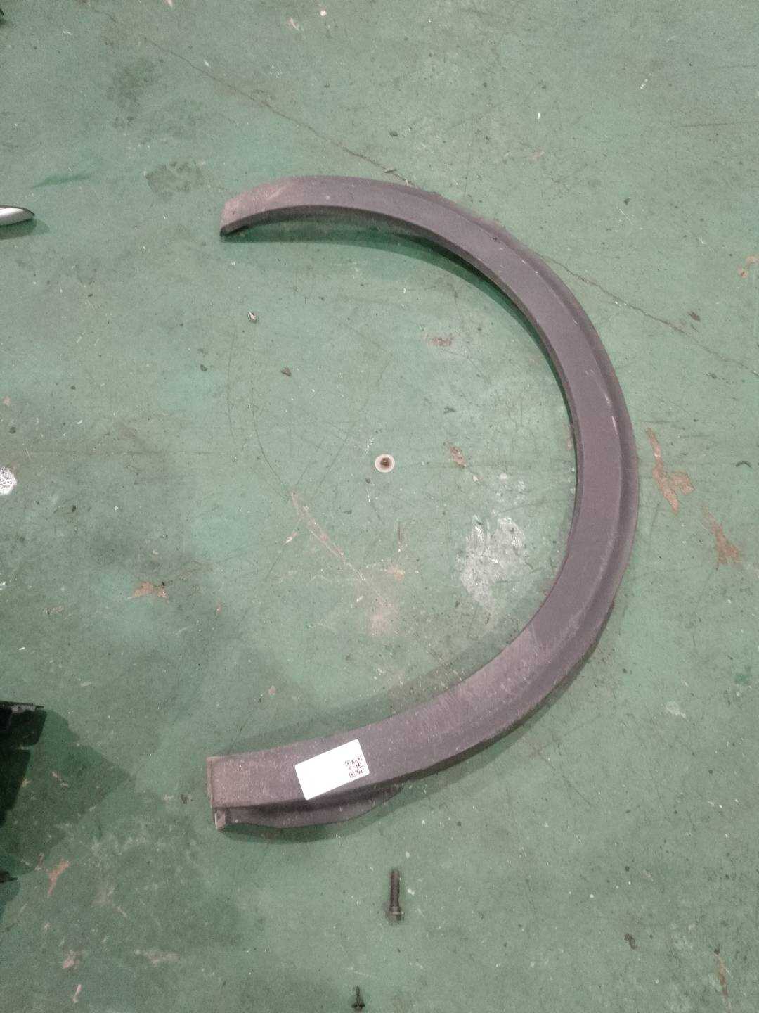 YL005040XT 后轮轮眉（右）