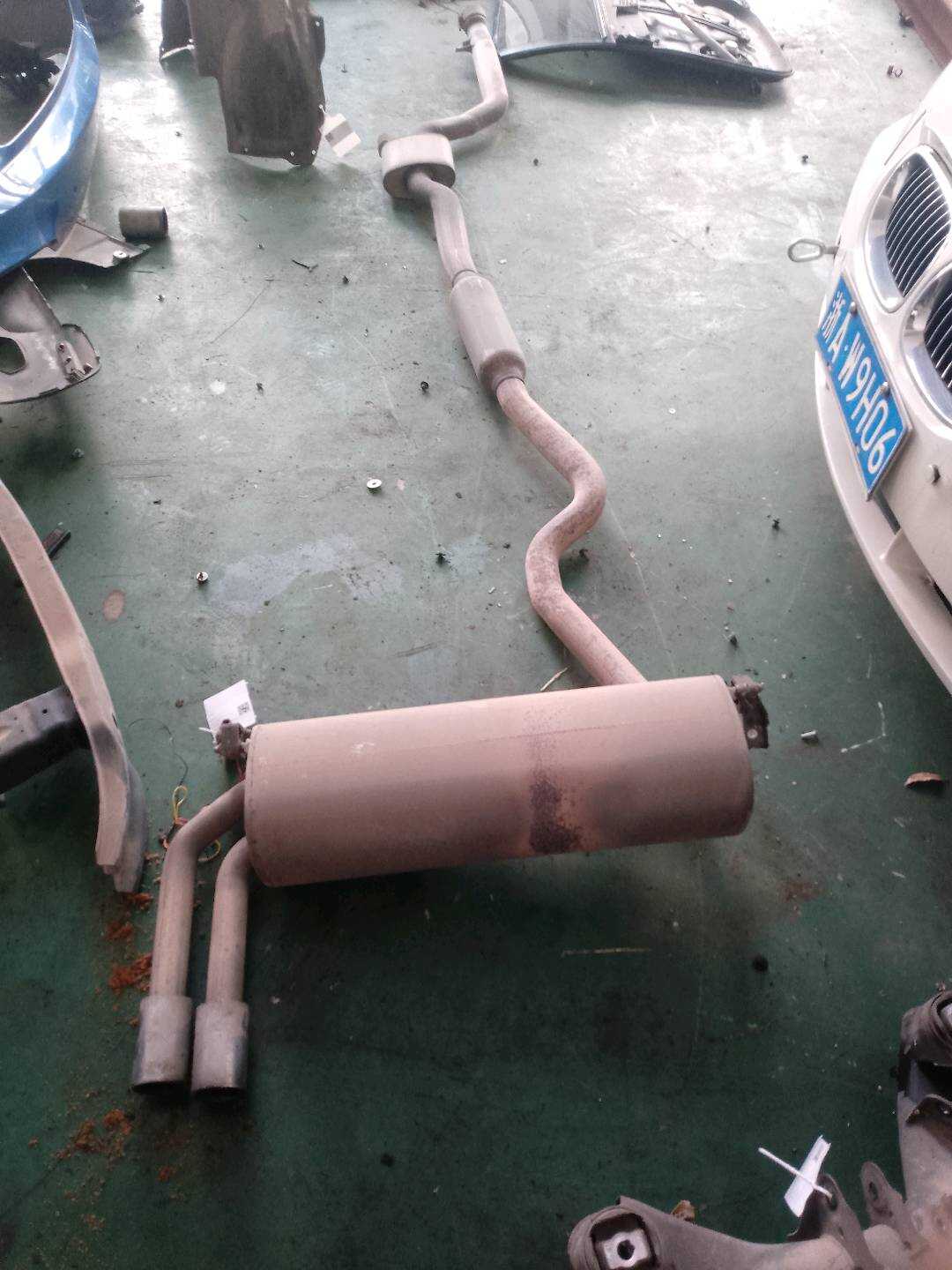 18308643267 排气管（后）