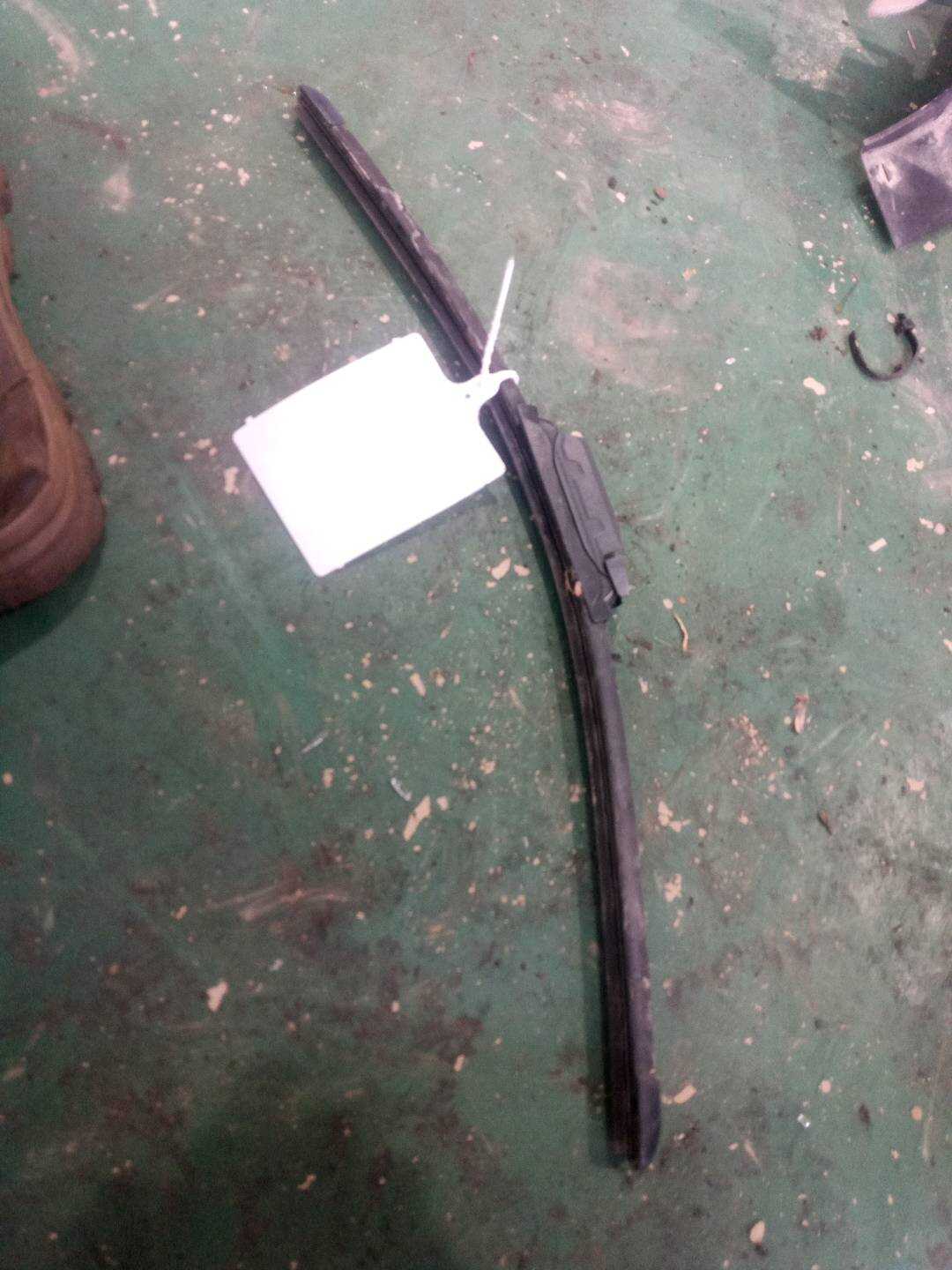 L4F1955426C Front Windshield Wiper Blade, Right