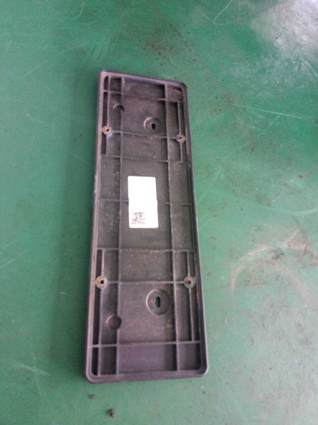958702105009B9 后牌照架