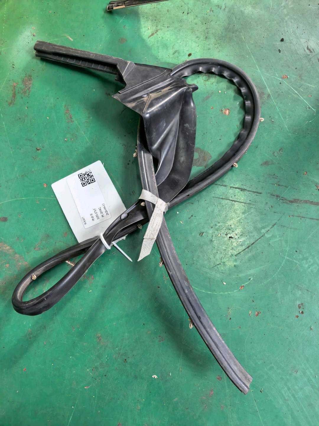 51357176778 后门密封胶条(右下)
