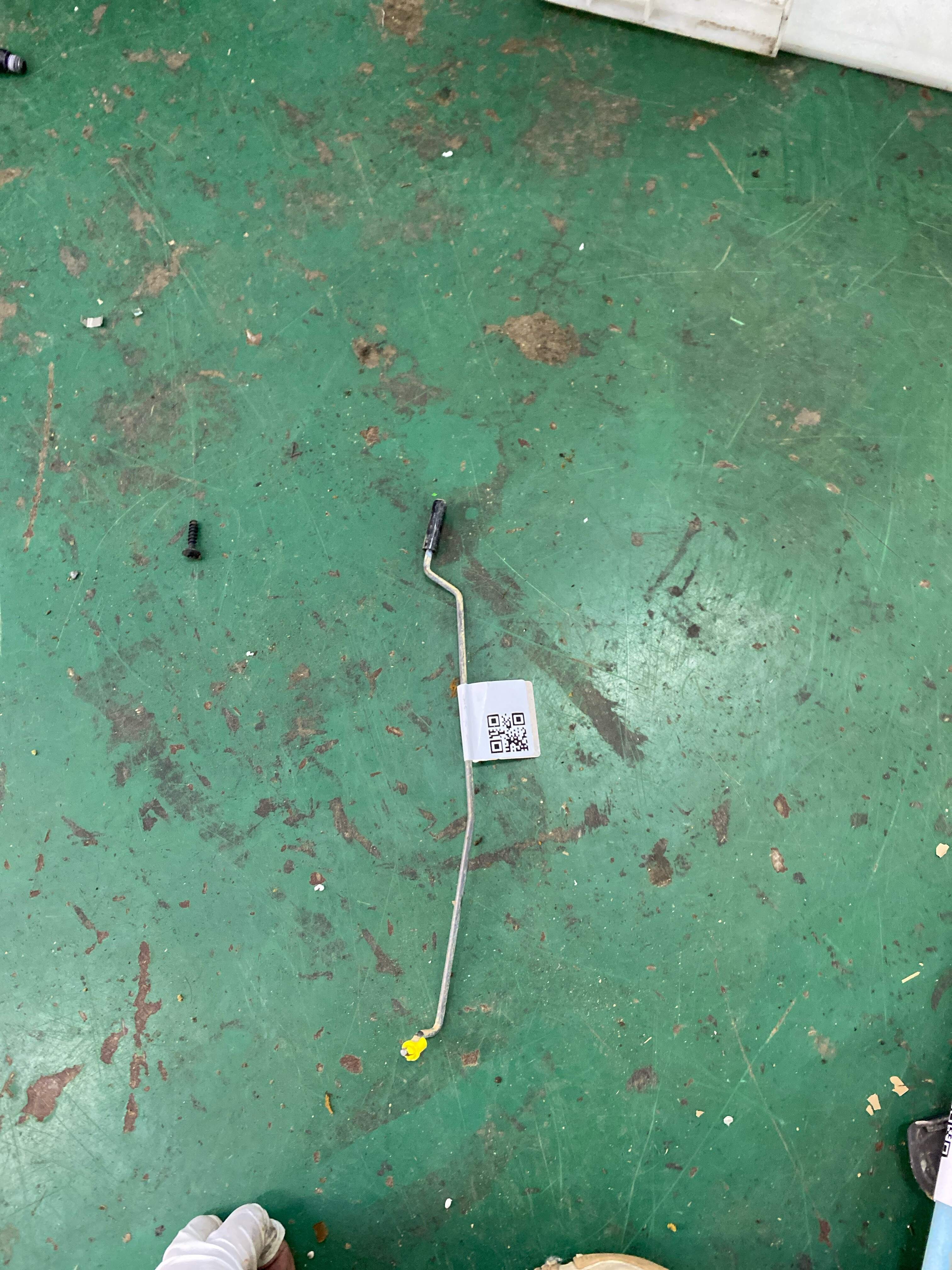 51217349506 前门锁止杆（右）
