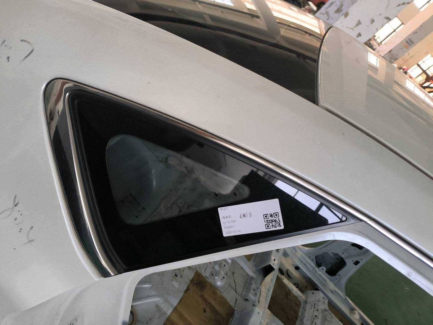 833003RA1A 后侧围玻璃(右)