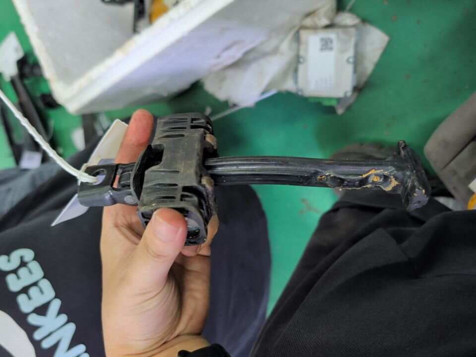 5ND839249 后门限位器(右)