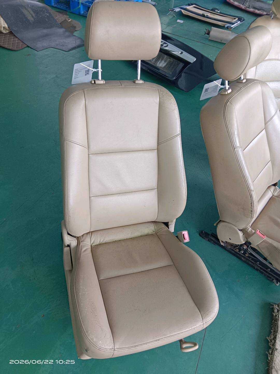 9012108 副驾驶员座椅总成